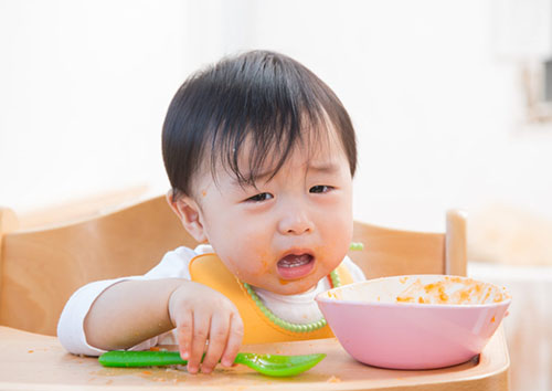Trẻ 14 tháng tuổi biếng ăn phải làm sao? Giải đáp ngay cùng chuyên gia