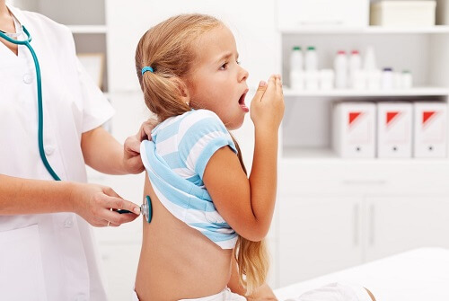 Mẹ đừng chủ quan với các dấu hiệu viêm đường hô hấp ở trẻ