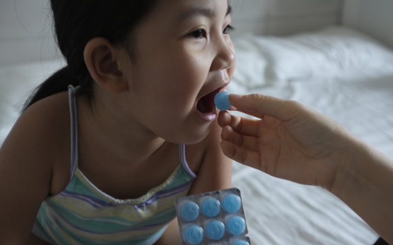 Cách sử dụng kẹo ngậm đau họng cho trẻ em để đạt được hiệu quả tốt nhất là gì?
