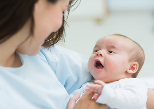 Trẻ sơ sinh dưới 1 tháng tuổi bị ho 2
