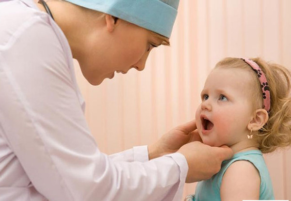 Trẻ bị viêm họng – nguyên nhân và cách phòng ngừa cho trẻ mẹ chớ bỏ qua 1
