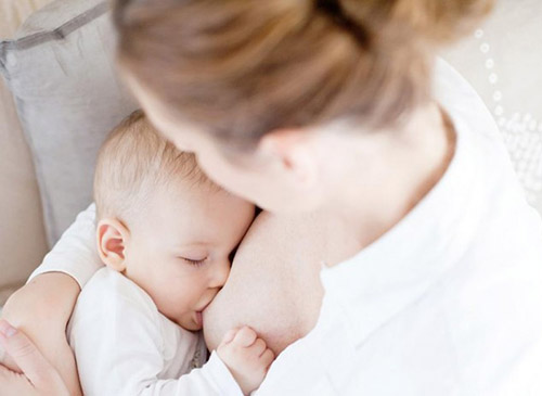 7 nguyên nhân trẻ sơ sinh biếng bú giúp mẹ xử lý đúng cách 3