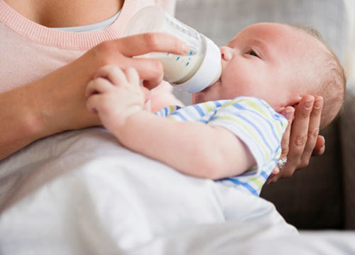 7 nguyên nhân trẻ sơ sinh biếng bú giúp mẹ xử lý đúng cách 4