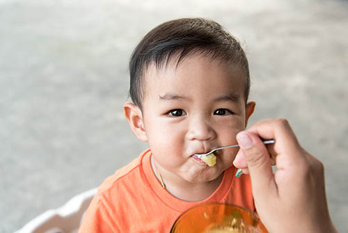 Cách chăm trẻ biếng ăn hiệu quả, giúp trẻ tăng cân đạt chuẩn 3