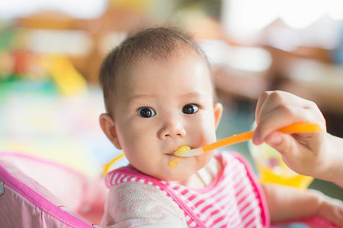 cách chăm trẻ biếng ăn khi mọc răng 4